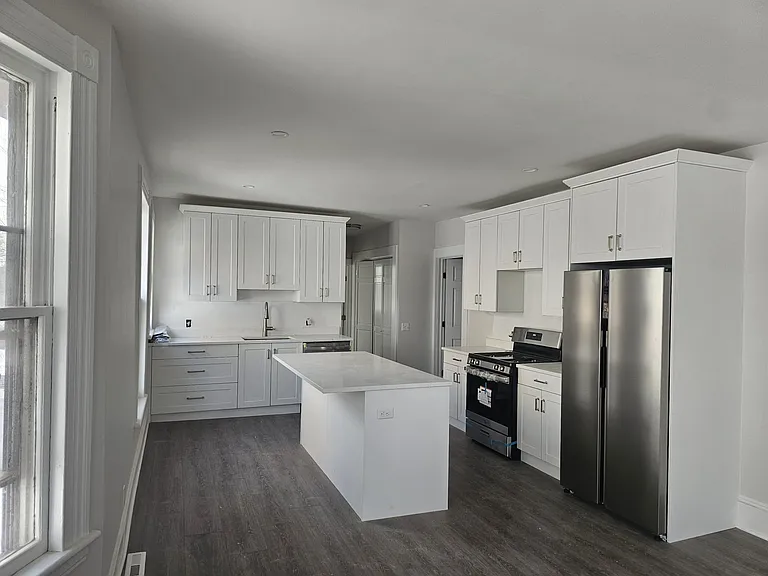 2949 Fairfield Ave #2 — Photo 1