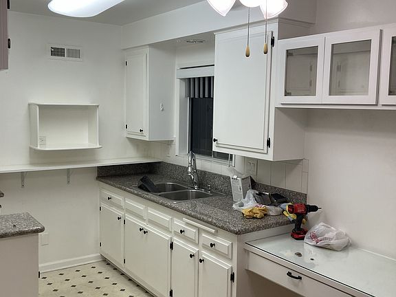 2nd image of 4513 W 132nd St Unit B