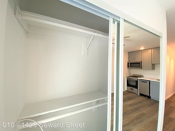 4th image of 1420 Seward St APT 7