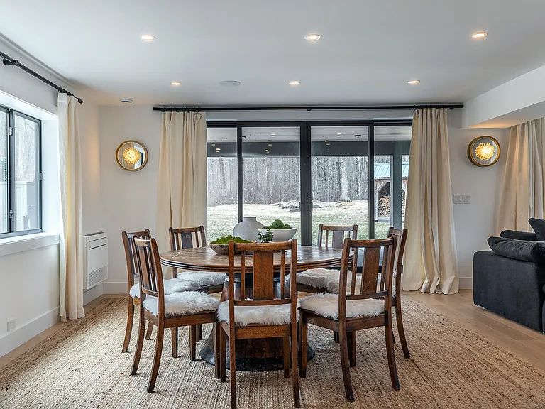 34 Old Roxbury Rd — Photo 16