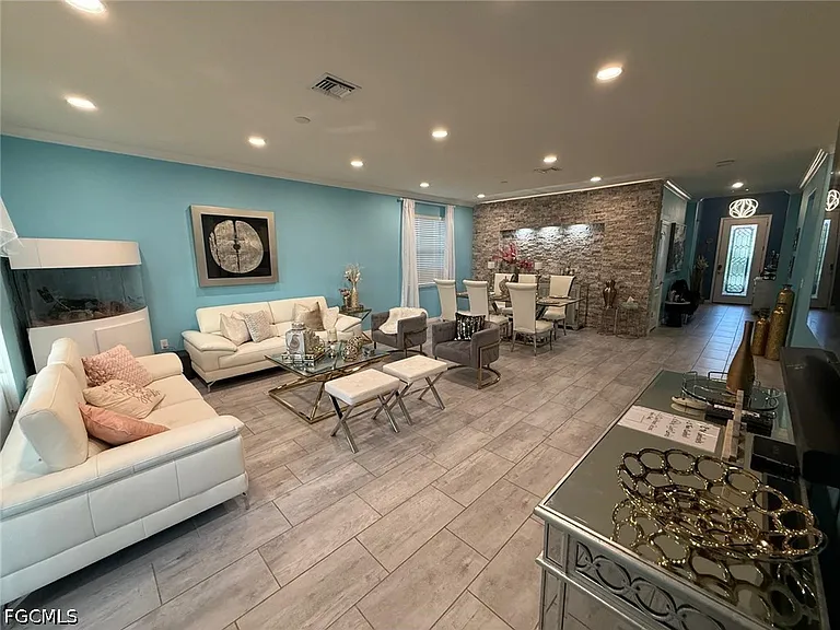 12963 Pemberton Way — Photo 15