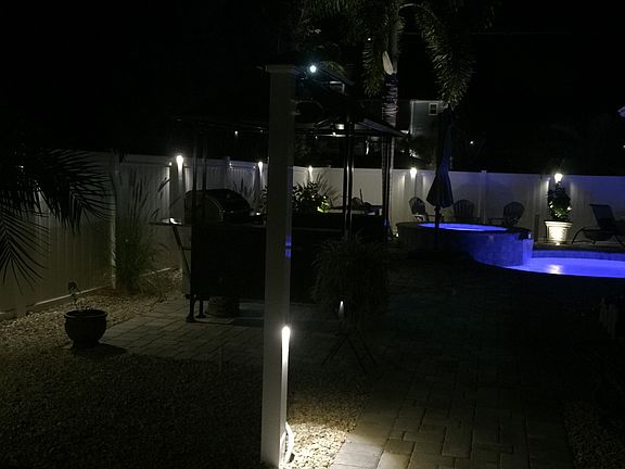 Pool landscaping lighting