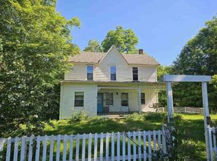 5902 E Blue River Rd, Pekin, IN 47165