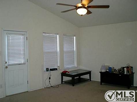 4th image of 1545 Outerbridge Dr