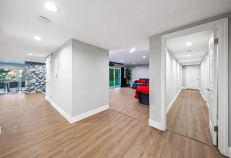 15620 Royal Ridge Rd — Photo 10
