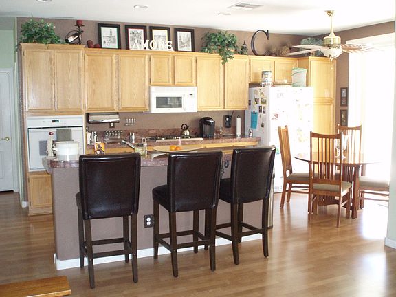 Kitchen Island w/ Granite countertops