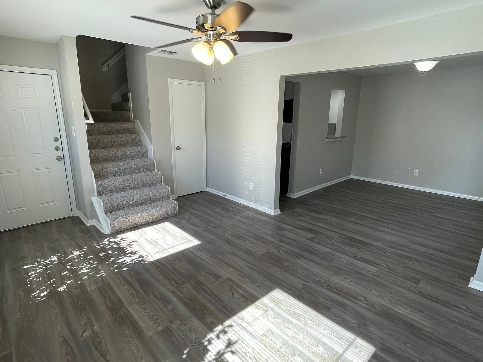 2 bed, 1.5 bath, 1036 sqft, $1,395 — Photo 2
