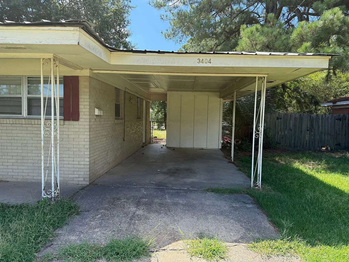 3BR/1BA brick home in Pine Bluff — Photo 3