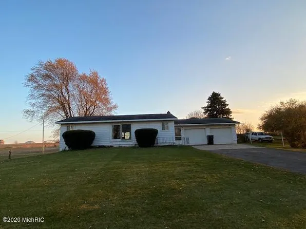 2942 132nd Ave, Hopkins, MI 49328