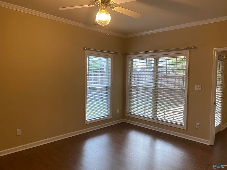 153 Canterbury Dr — Photo 7