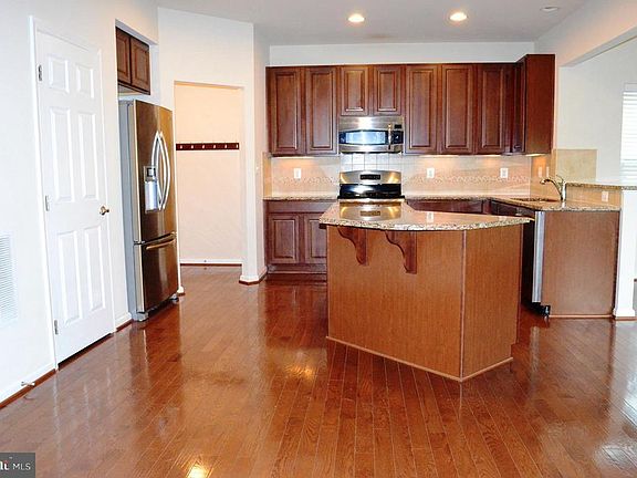 2nd image of 703 Southern Lights Dr