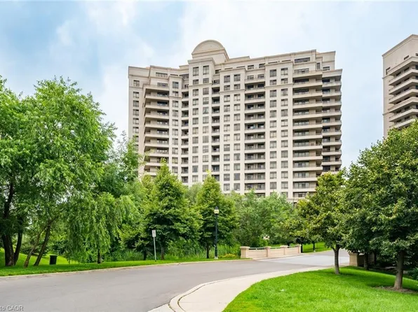 9235 Jane St #214, Vaughan, ON L6A 0J8