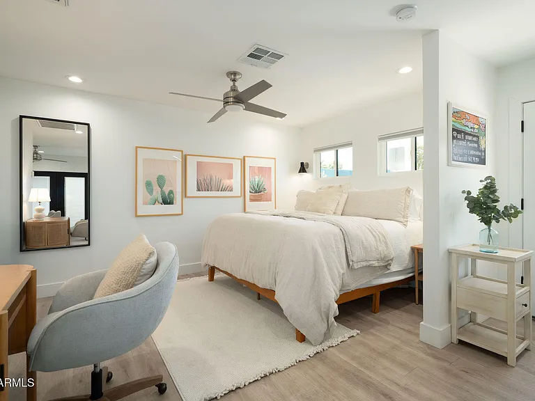 4813 E Fairmount Ave — Photo 35
