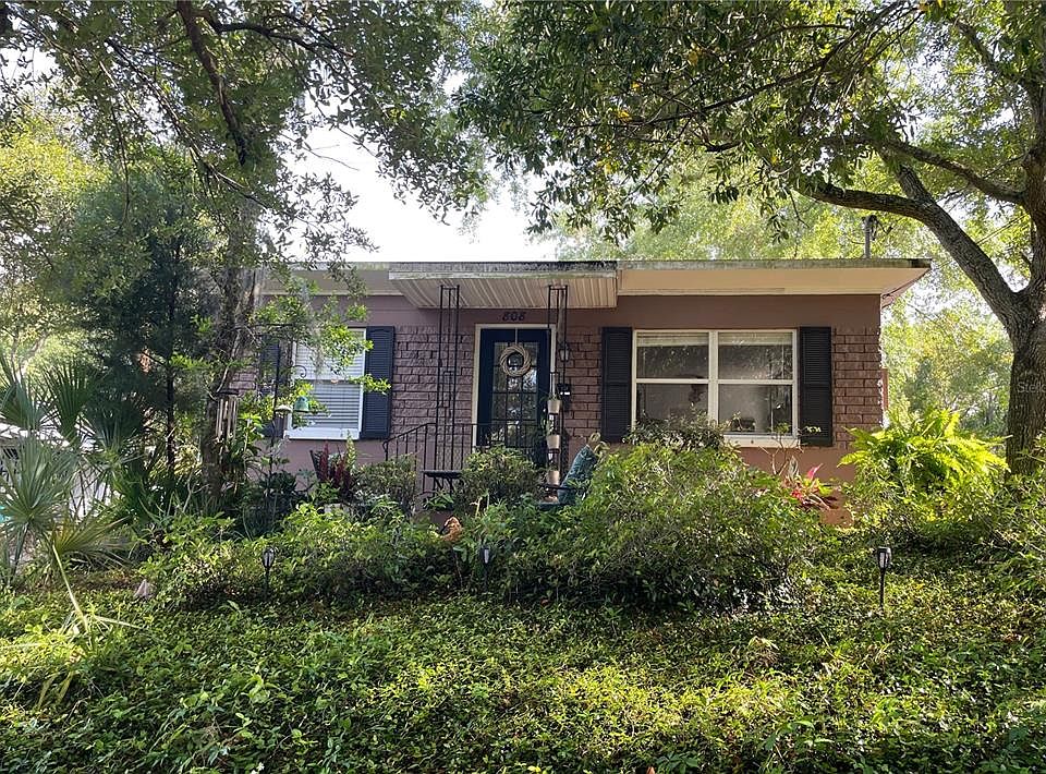 1st image of 808 Hillcrest St