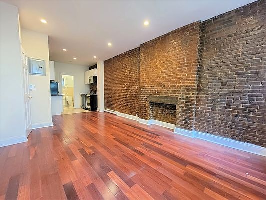 3rd image of 421 W 56th St APT 2C