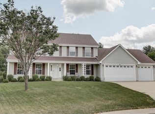 9732 S Scenic Ct, Oak Creek, WI 53154