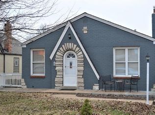 321 Atlas Dr, Saint Louis, MO 63125