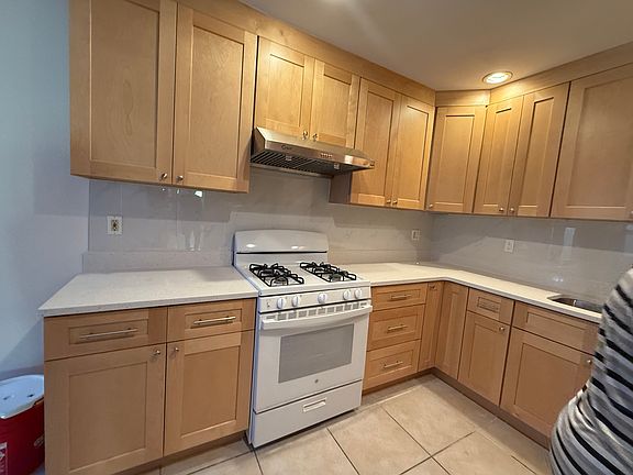3rd image of 8781 19th Ave Floor 2