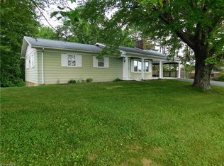 112 Irwin St, Sparta, NC 28675