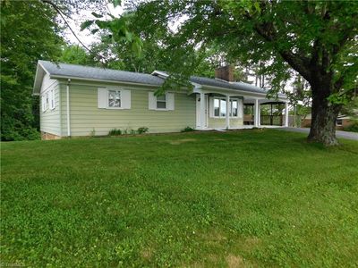 112 Irwin St, Sparta, NC, 28675