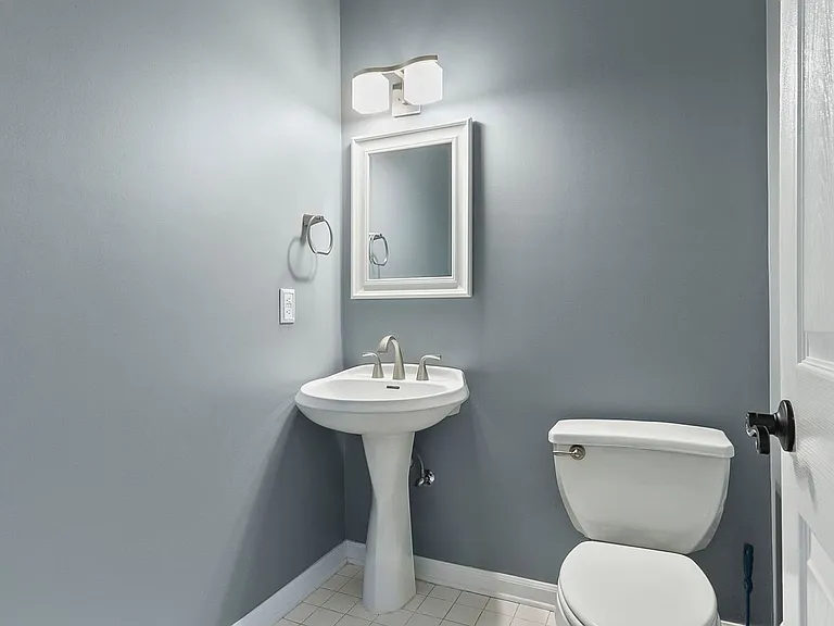 10495 Royal Points Dr — Photo 30
