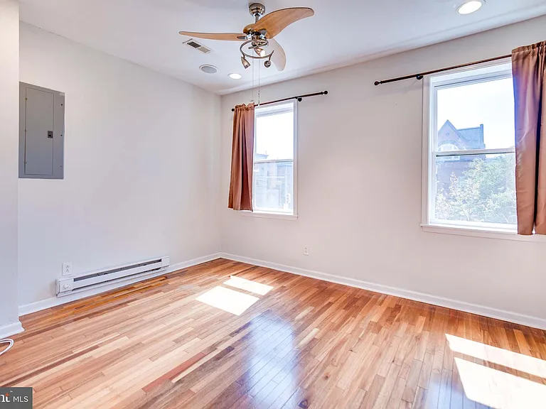 2905 W Girard Ave #2 — Photo 16