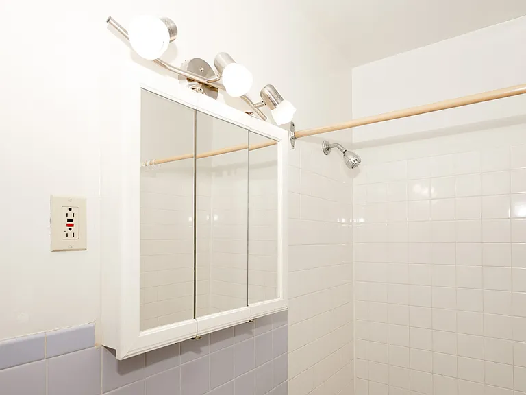 1051 Taylor Ave — Photo 31