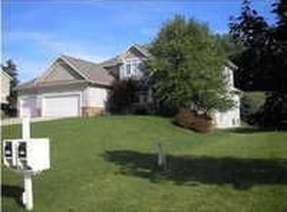 3030 Royal Hannah Dr NE, Rockford, MI 49341