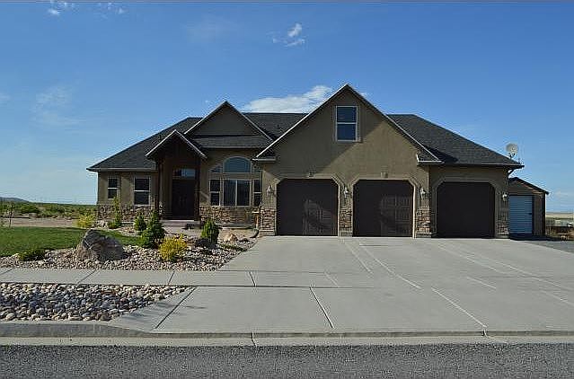 2nd image of 1118 W Fox Hollow Dr