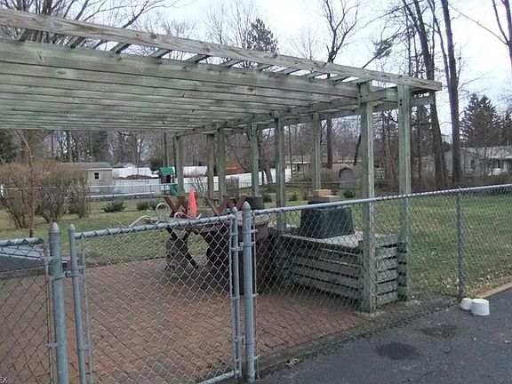 Rear Arbor overlooking rear yard.