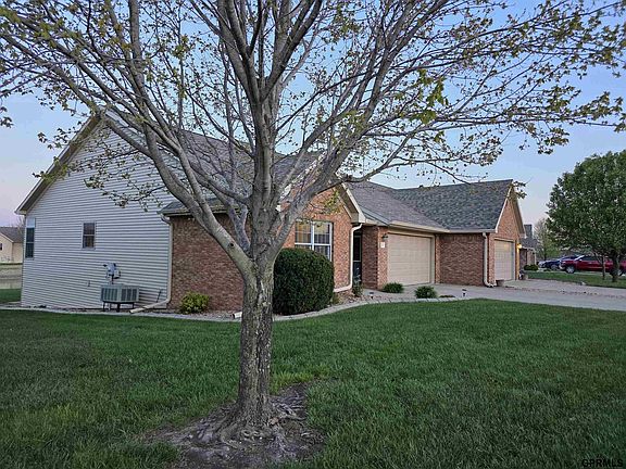 2nd image of 510 Clearwater Cir