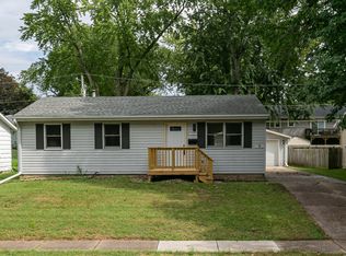3323 Kimberly Downs Rd, Davenport, IA 52807
