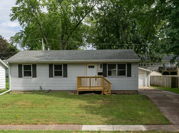 3323 Kimberly Downs Rd, Davenport, IA 52807