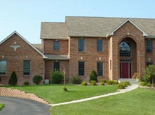 8306 Crockett Rd, Roscoe, IL 61073