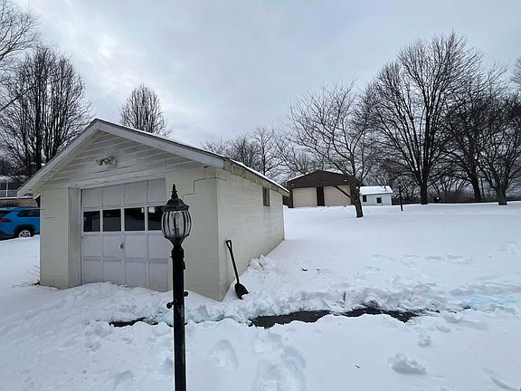 4th image of 8047 W Abbeydell Pike