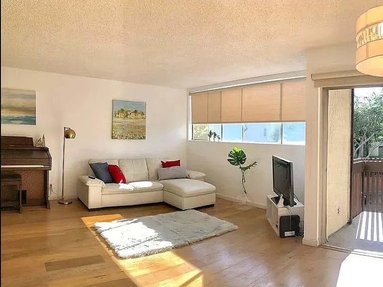 5900 Canterbury Dr #B213 — Photo 12