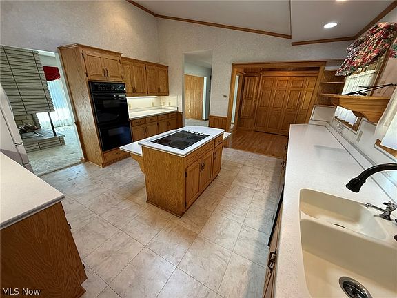 3rd image of 2902 Downeys Hill Dr NE