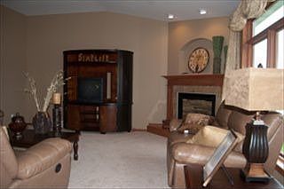 2nd image of 1726 Evergreen Way