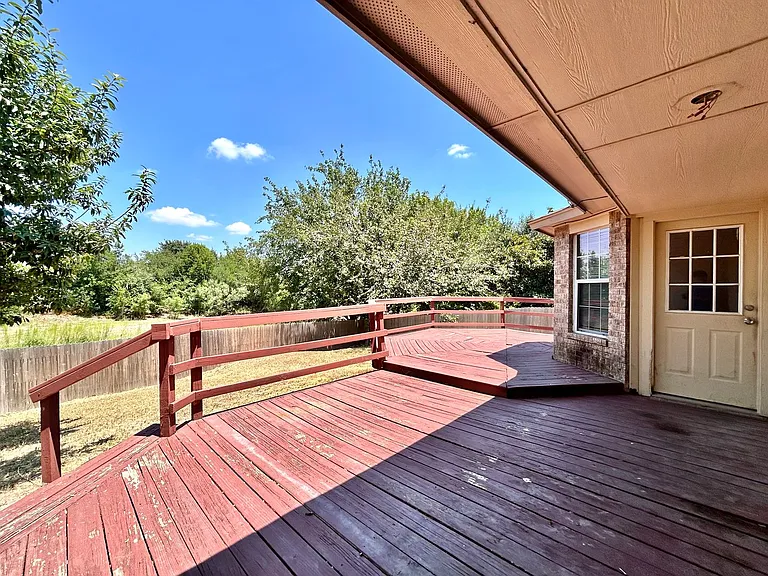 404 Mesquite Cir — Photo 25