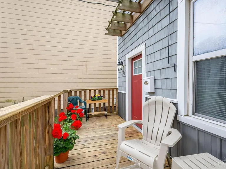 4399 Virginia Ave — Photo 2