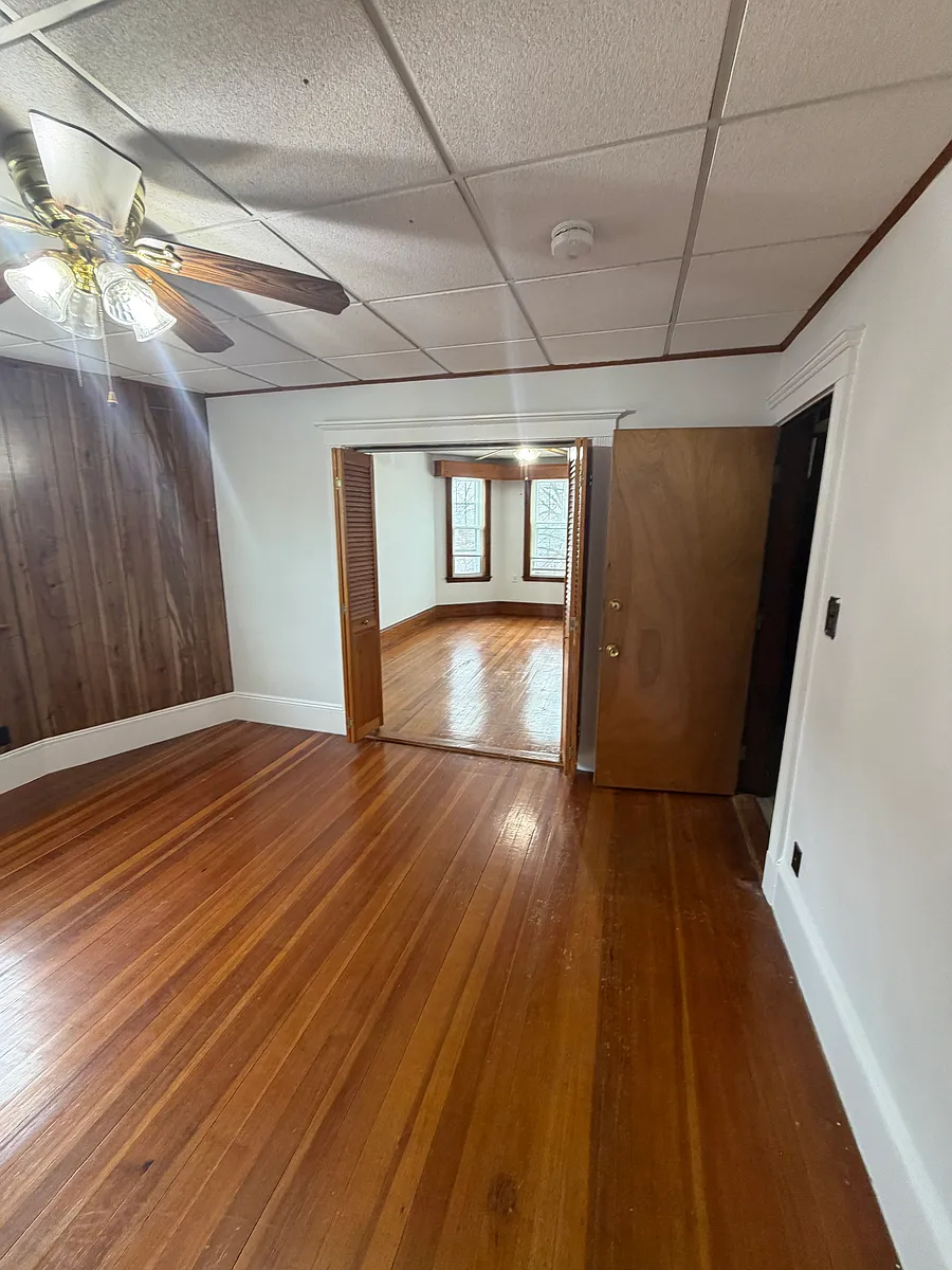Building Photo - 1114 Bennington St #3