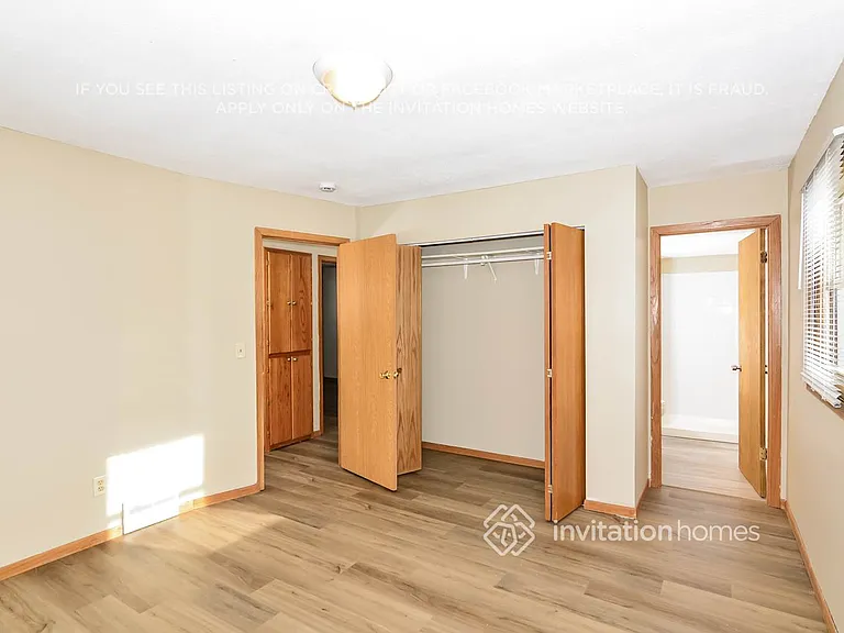 7818 Hampshire Cir N — Photo 10