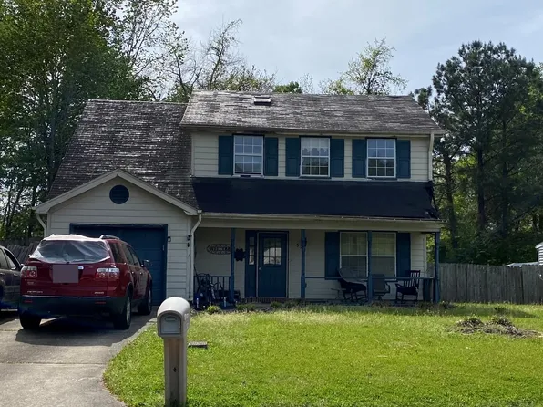 521 Raintree Cir, Jacksonville, NC 28540