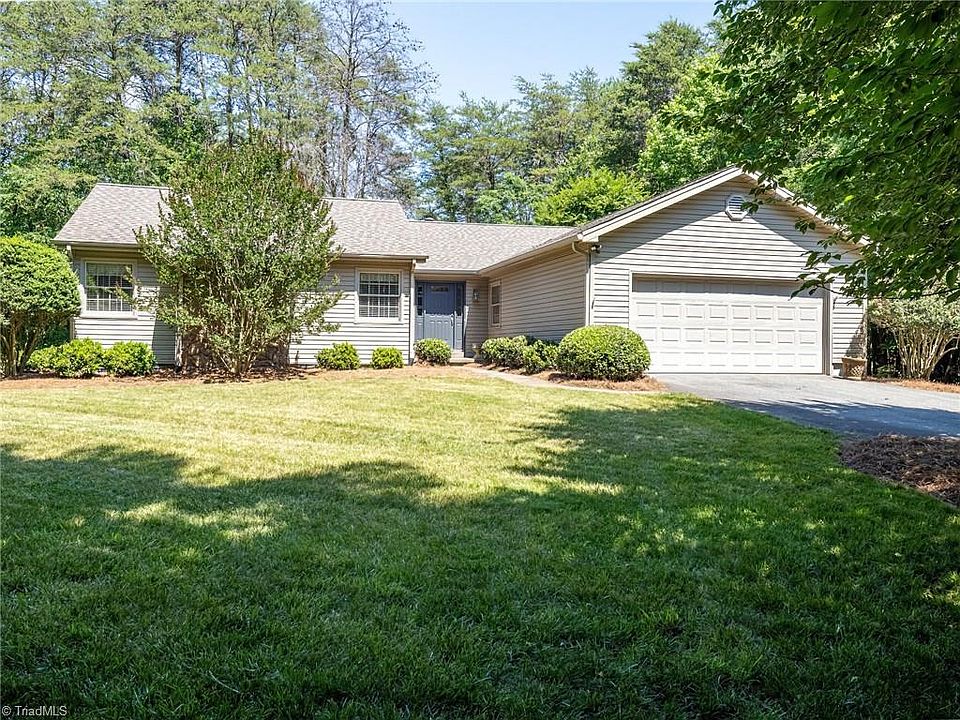 1st image of 163 Woodstone Dr