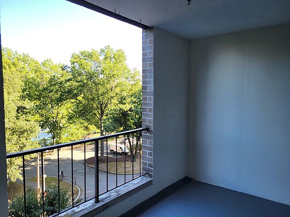 5th image of 33 Pond Ave APT 509