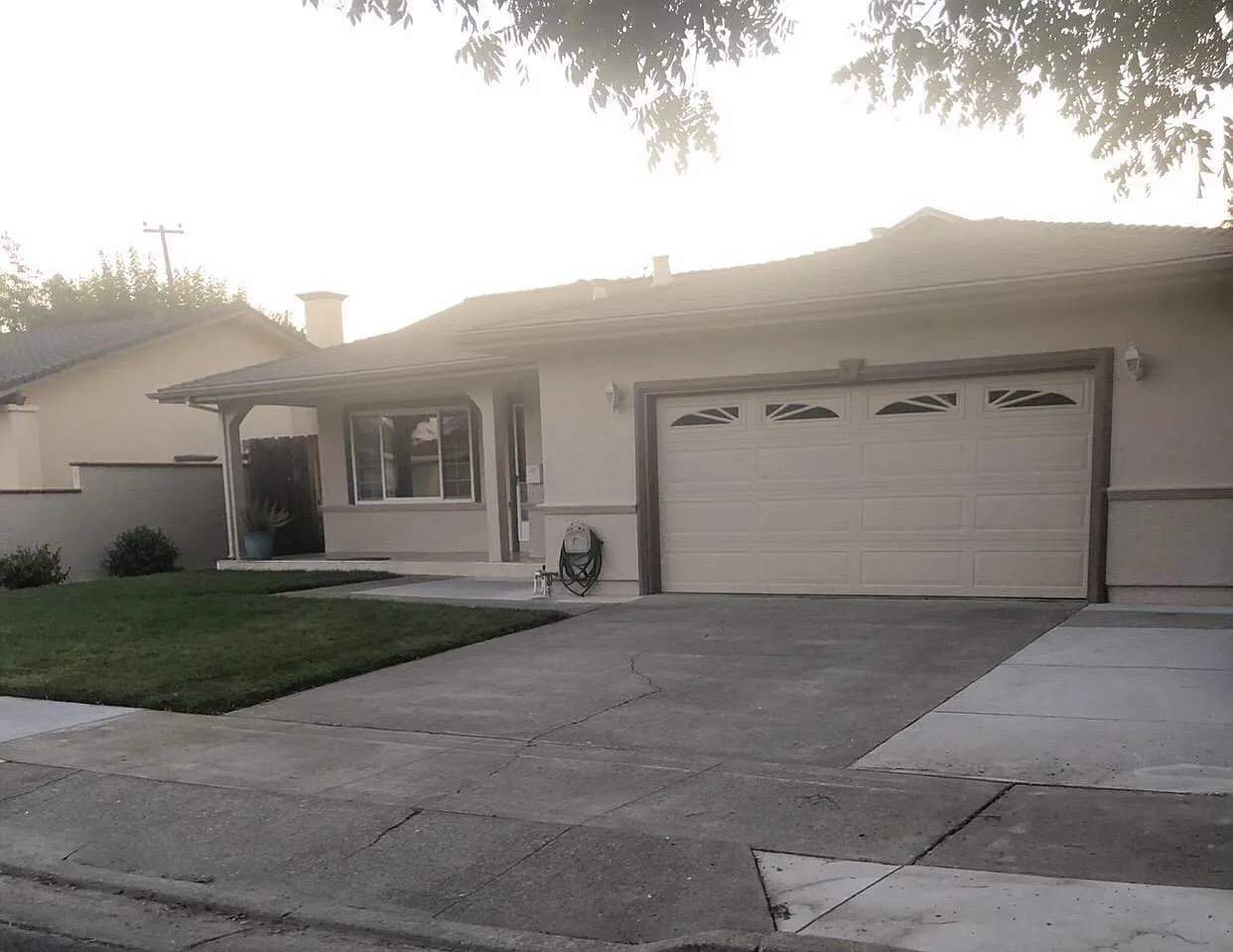 8611 Amanda Ave photo 1