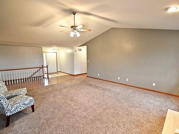 2nd image of 708 Goldenrod Dr
