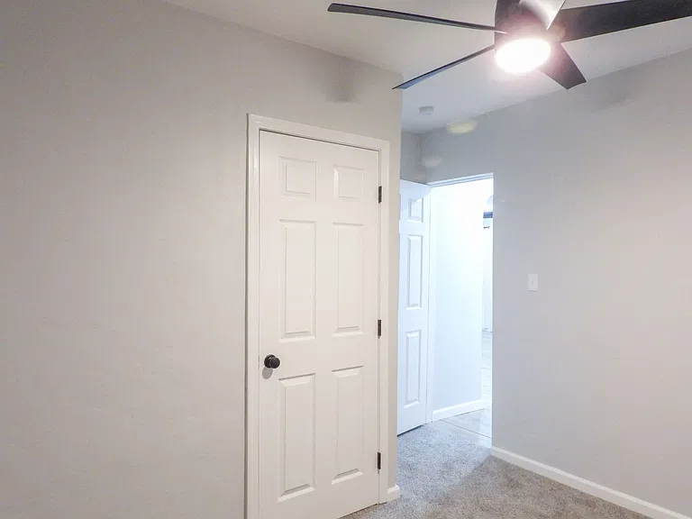 2639 N Fontana Ave — Photo 38