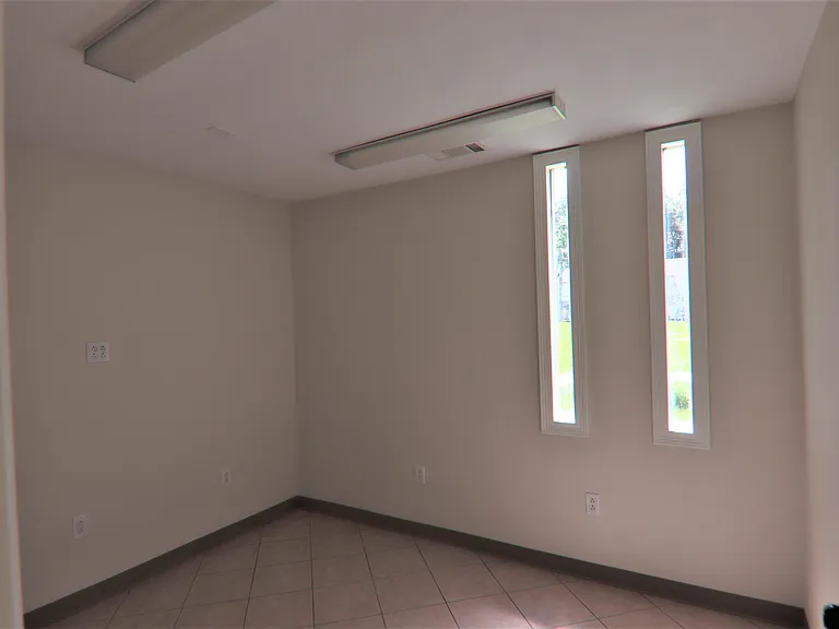 1037 S Main St #1 — Photo 11