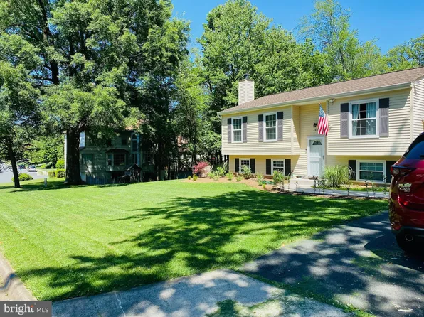 2801 Reign St, Herndon, VA 20171